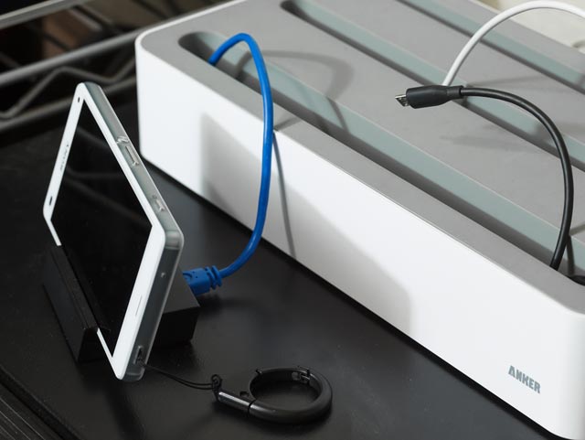 xperia-charge-stand-from-anker